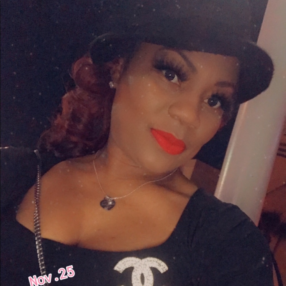 Meet your Posher, Latoya